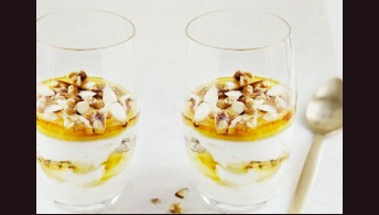 803. Plain Greek Yogurt  With Honey&Walnuts